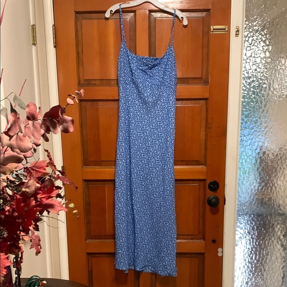 Hollister Dresses & Skirts - NWT Hollister Blue Floral Women's Dress